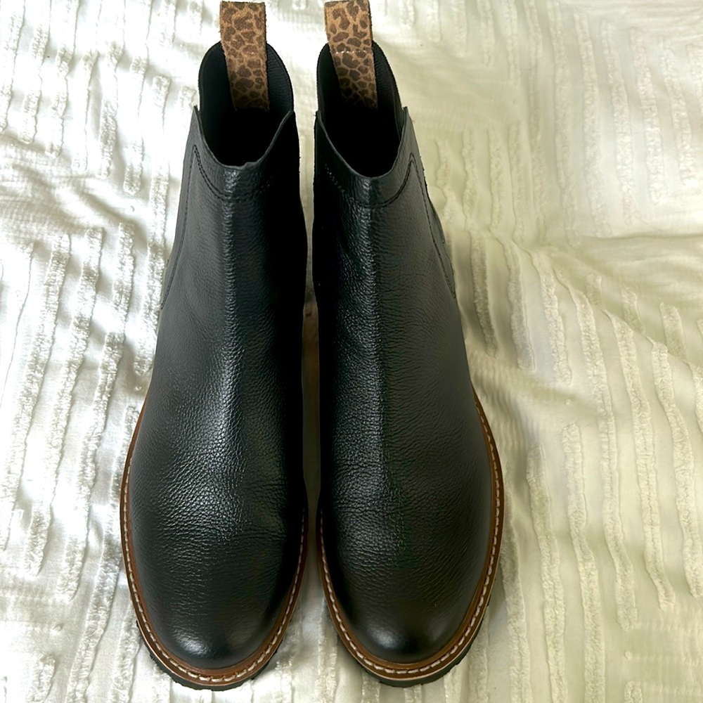 Dolce Vita Black Lug sole leather boots 9.5